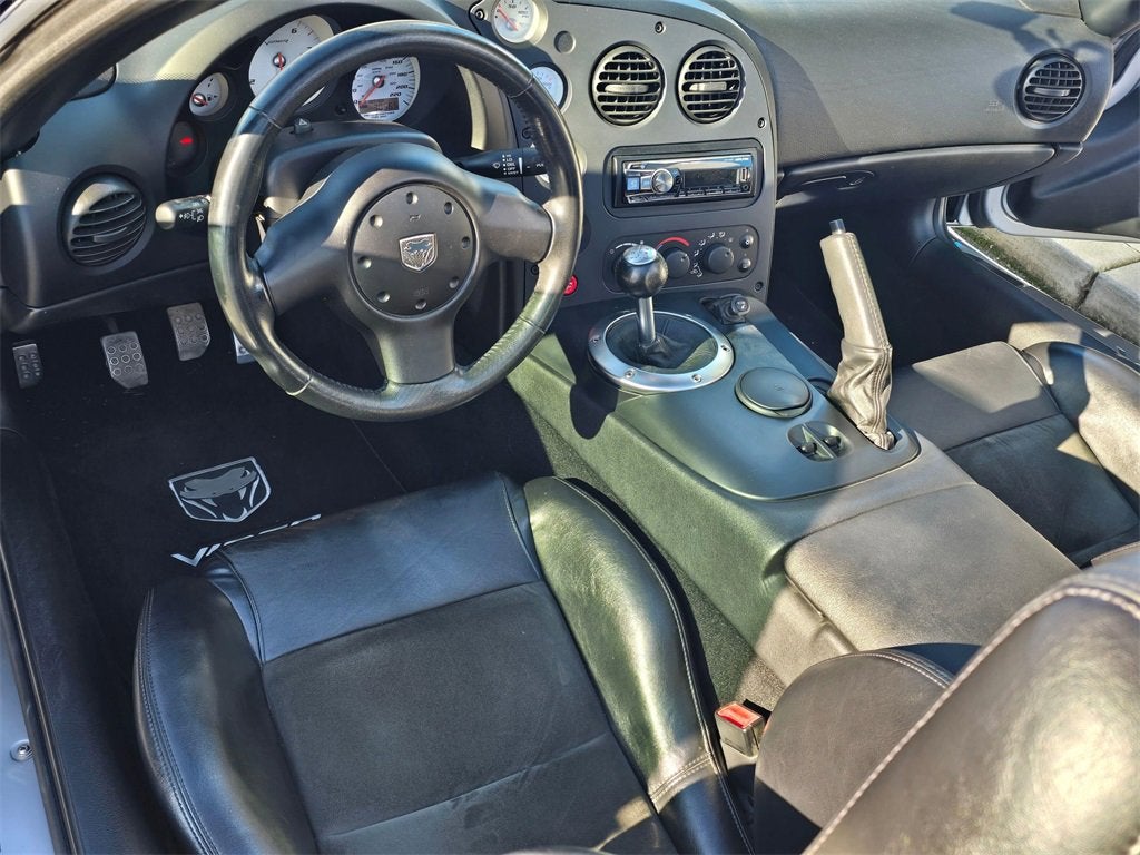 2004 Dodge Viper SRT10