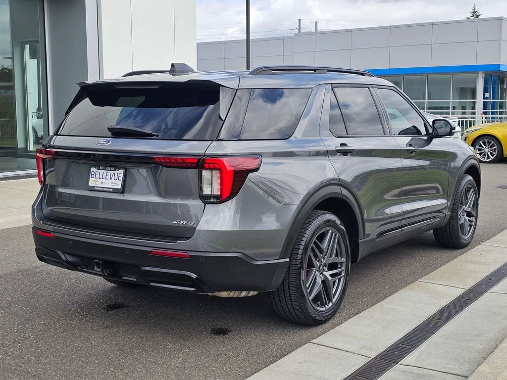 2025 Ford Explorer ST-Line
