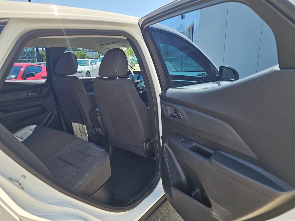 2027 Chevrolet Bolt LT - Photo 15