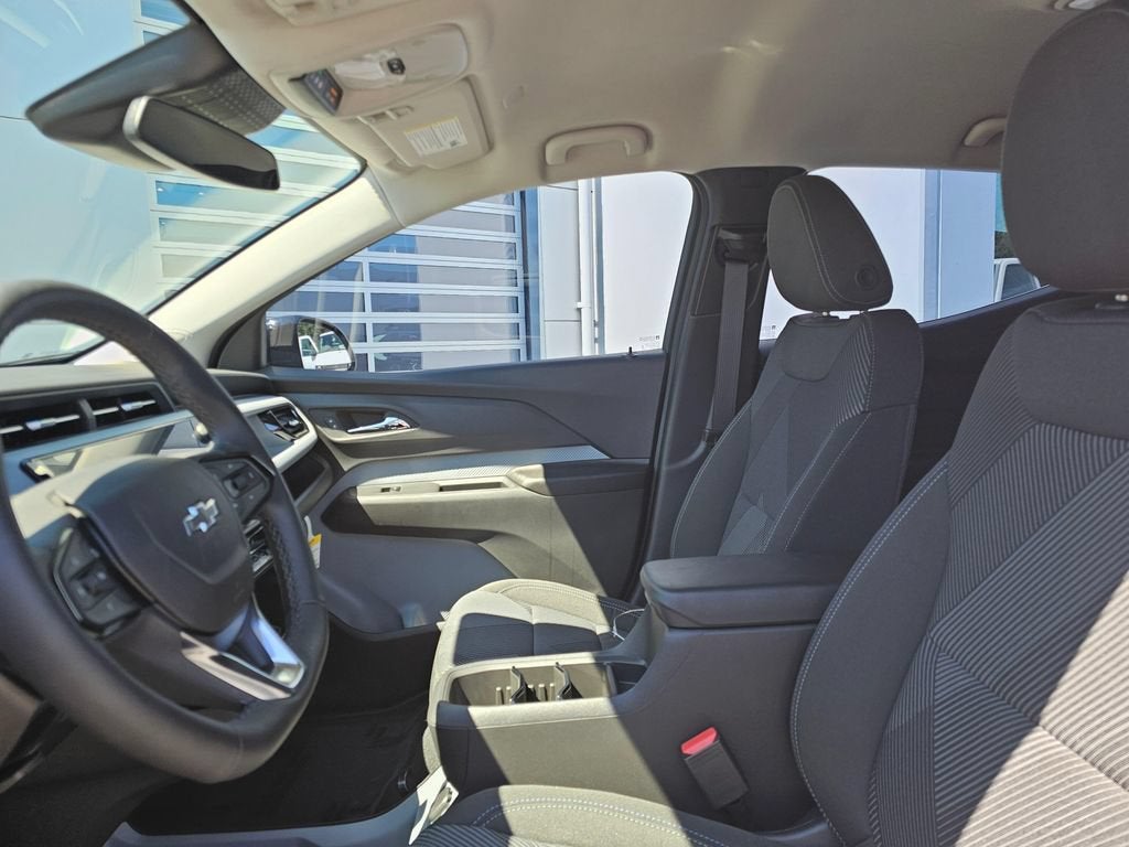 2027 Chevrolet Bolt LT - Photo 24