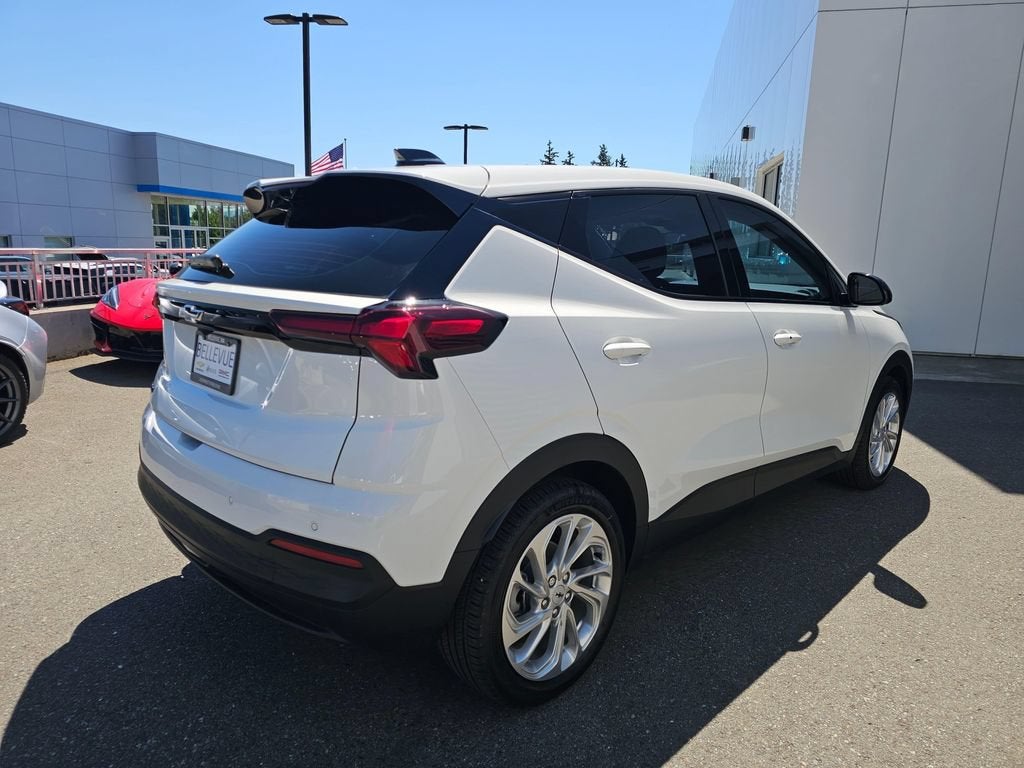 2027 Chevrolet Bolt LT - Photo 7