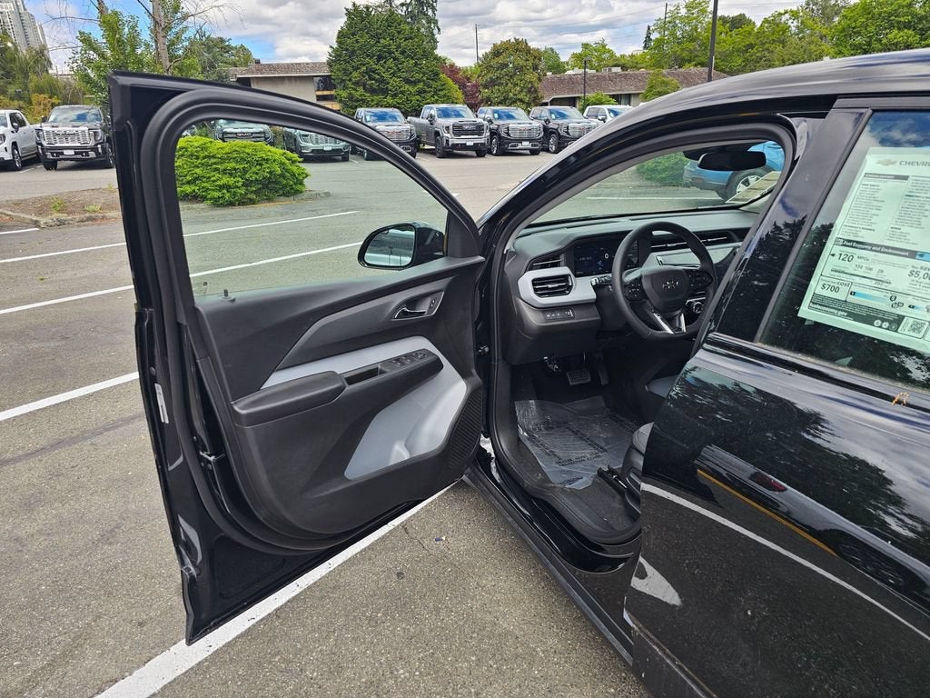 2027 Chevrolet Bolt LT - Photo 18