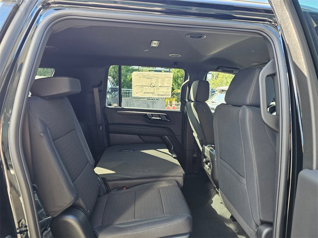 2025 Chevrolet Suburban LS