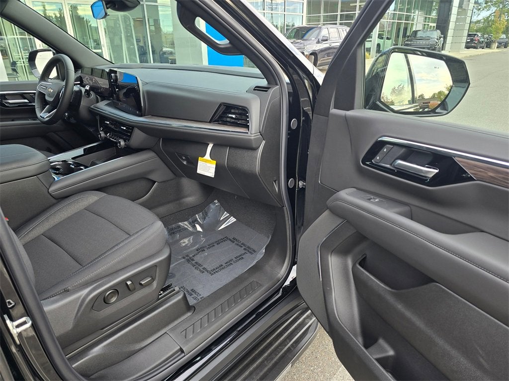 2025 Chevrolet Suburban LS