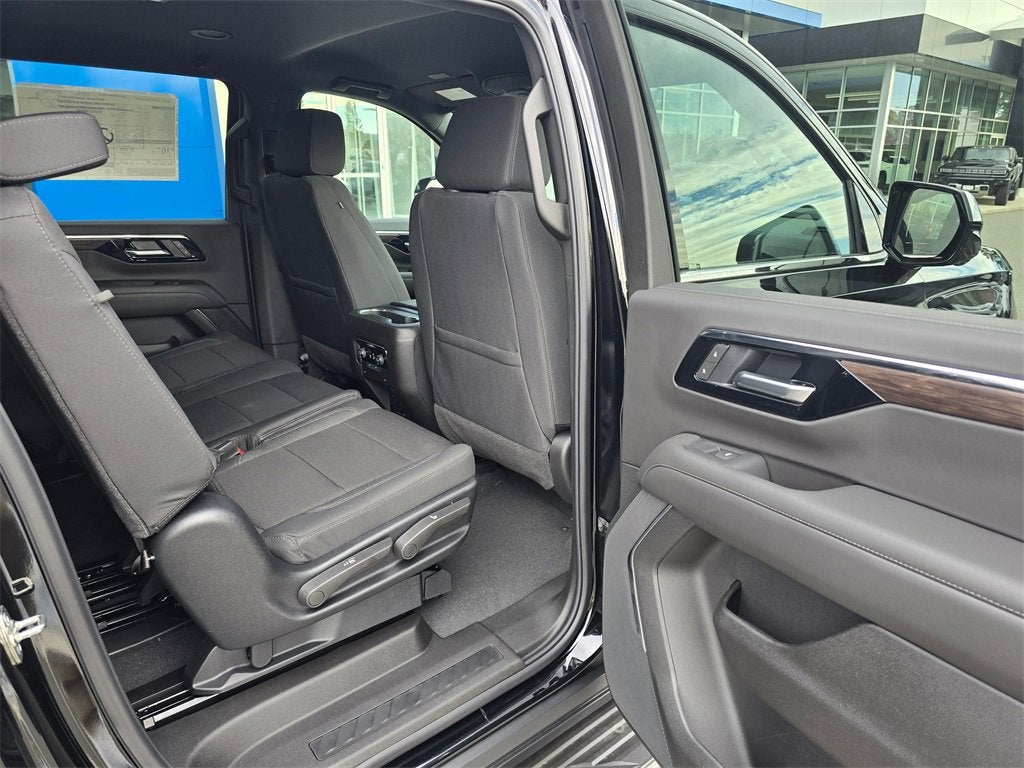 2025 Chevrolet Suburban LS