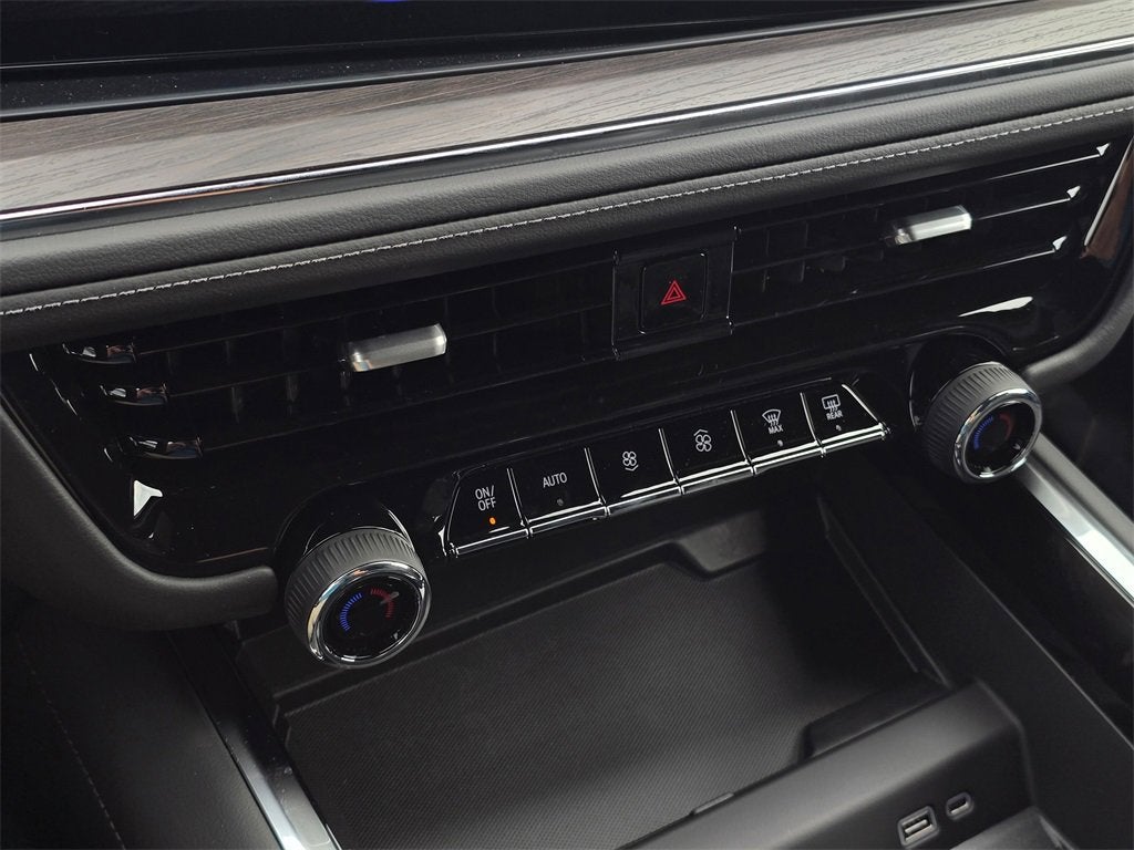 2025 Chevrolet Suburban LS