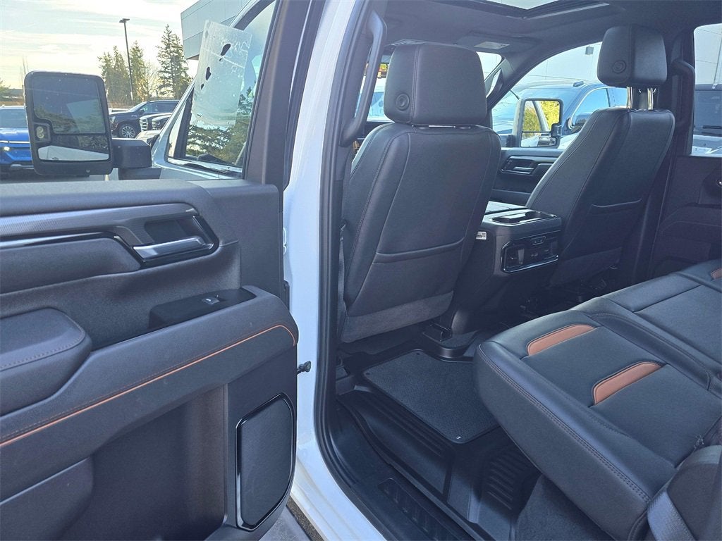 2025 GMC Sierra 3500 HD AT4