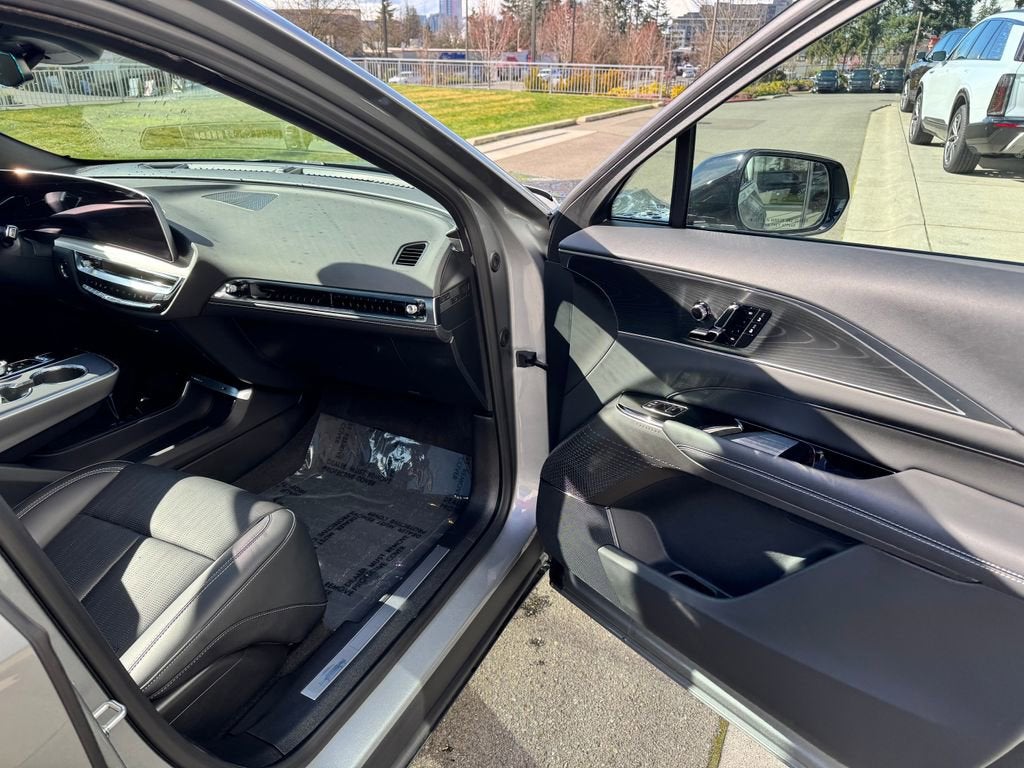 2025 Cadillac LYRIQ Sport 1