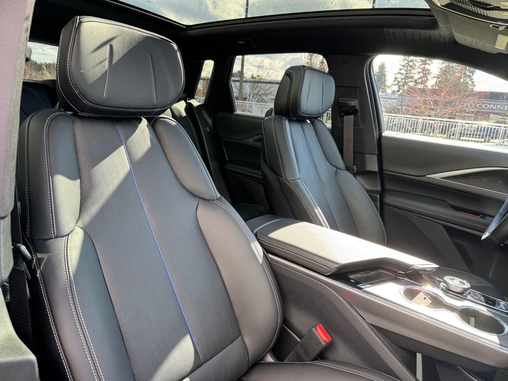 2025 Cadillac LYRIQ Sport 1