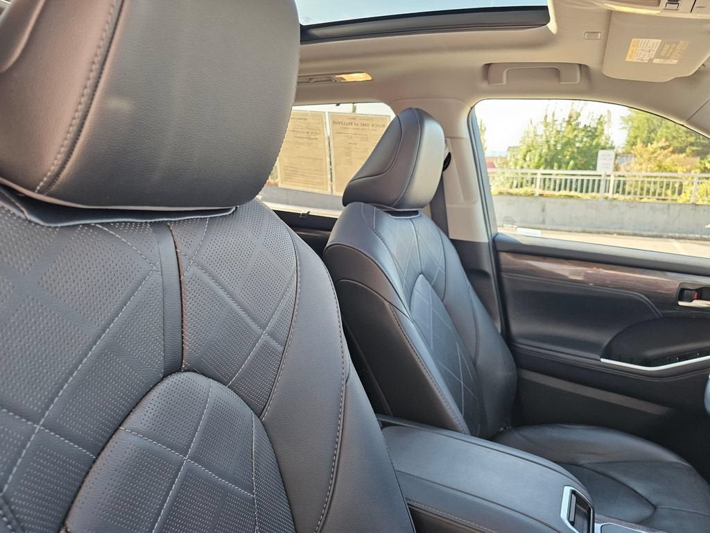 2021 Toyota Highlander Hybrid Platinum