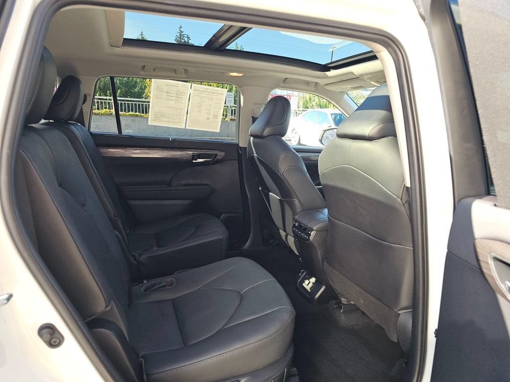 2021 Toyota Highlander Hybrid Platinum