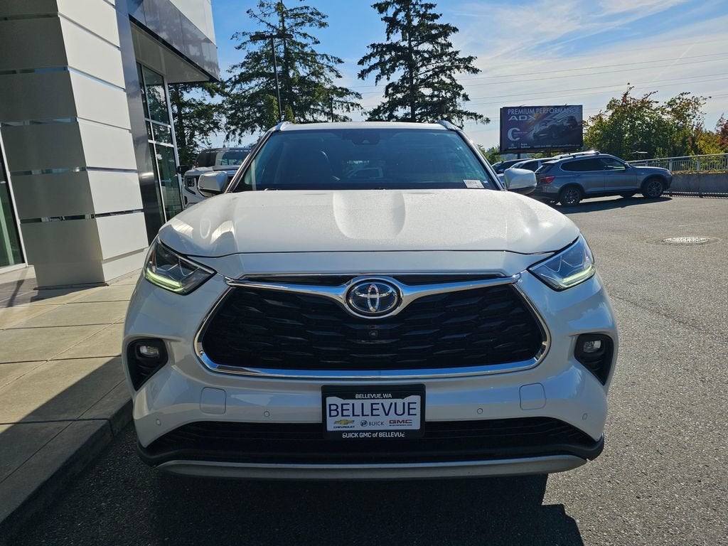 2021 Toyota Highlander Hybrid Platinum