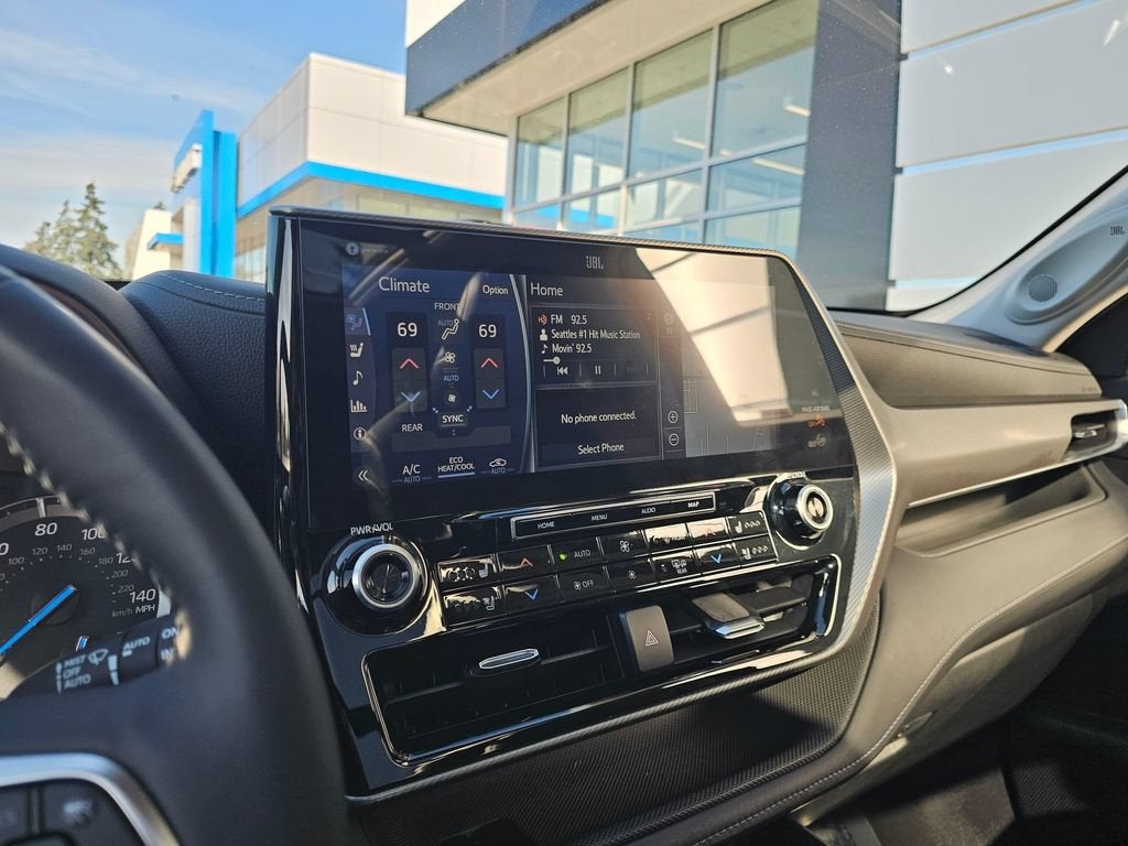 2021 Toyota Highlander Hybrid Platinum