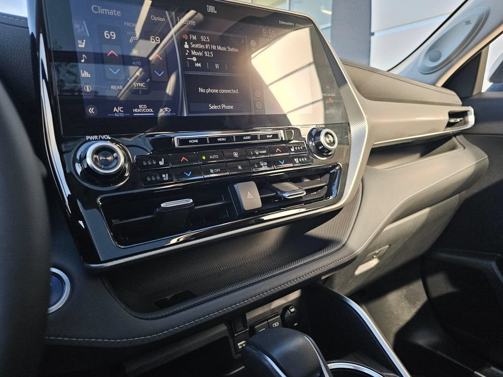 2021 Toyota Highlander Hybrid Platinum