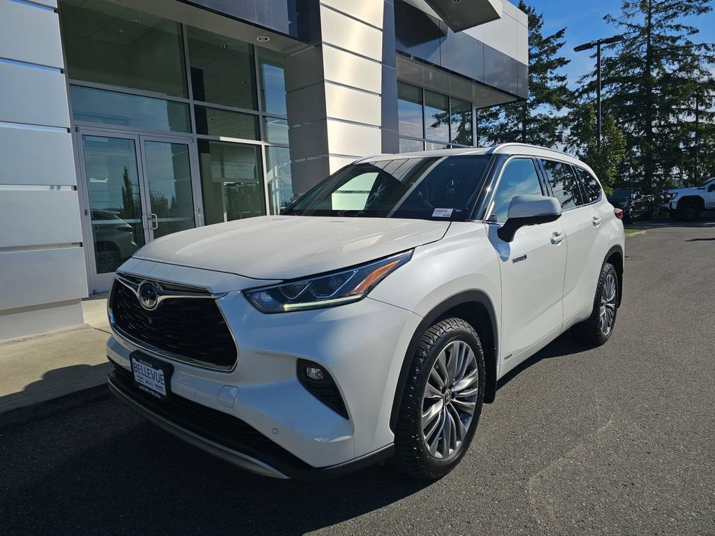 2021 Toyota Highlander Hybrid Platinum
