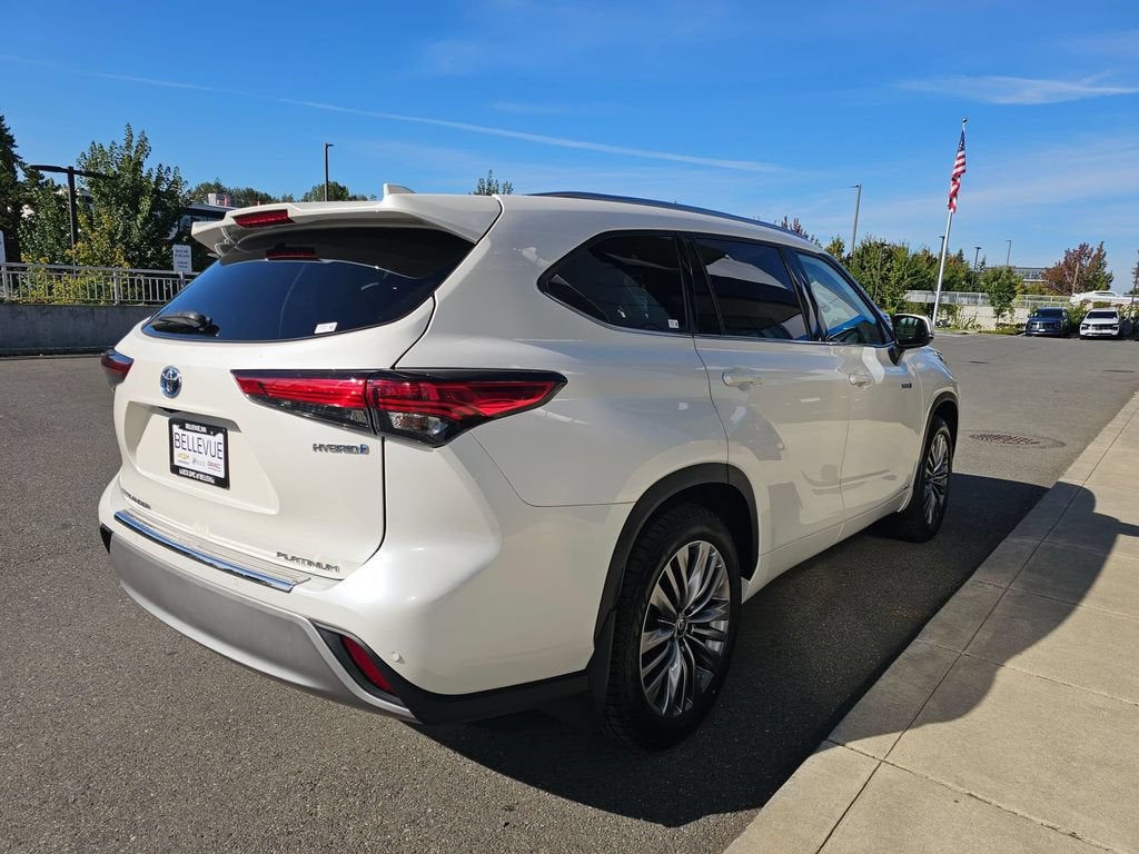 2021 Toyota Highlander Hybrid Platinum