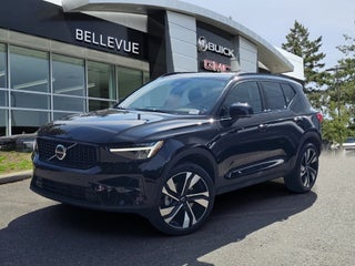 2023 Volvo XC40 Plus Dark Theme