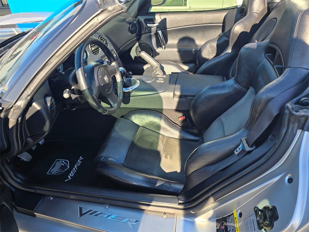 2004 Dodge Viper Base
