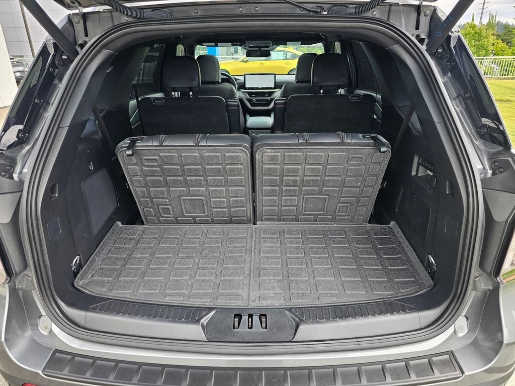 2025 Ford Explorer Base