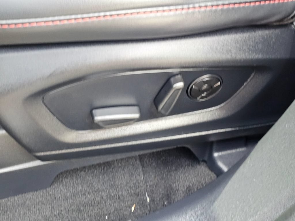 2025 Ford Explorer Base