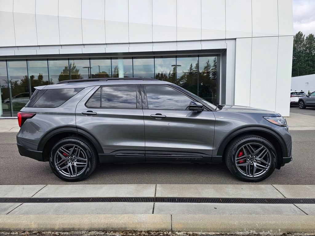 2025 Ford Explorer Base
