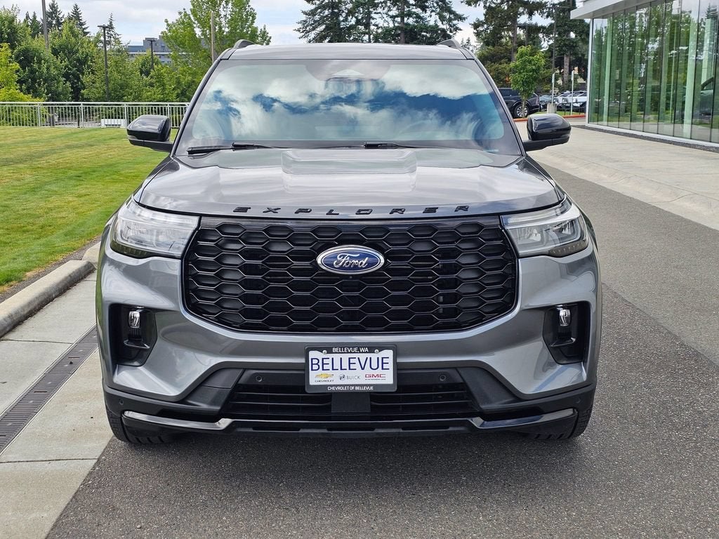 2025 Ford Explorer Base