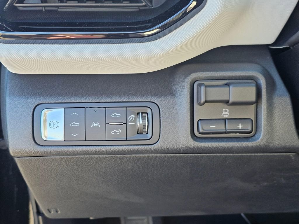 2025 Chevrolet Silverado EV Base
