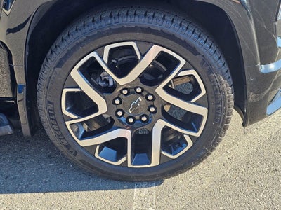 2025 Chevrolet Silverado EV Base