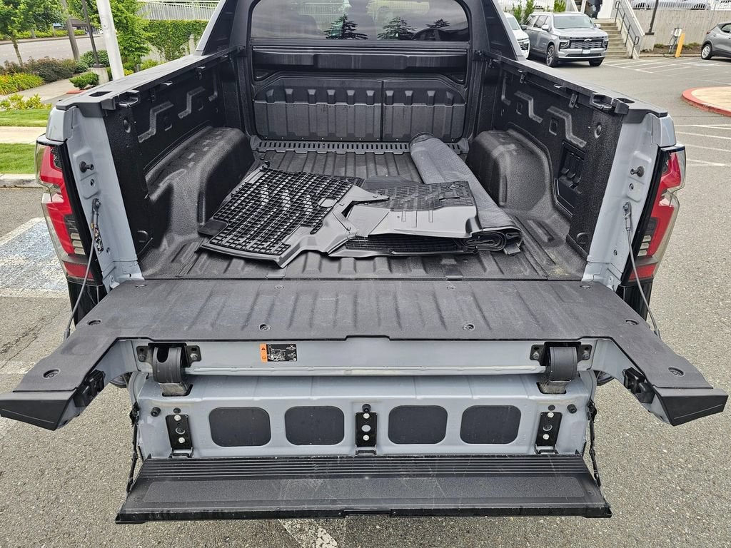 2025 Chevrolet Silverado EV Base