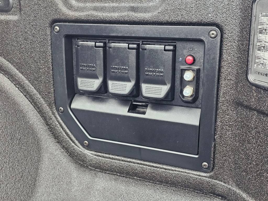 2025 Chevrolet Silverado EV Base