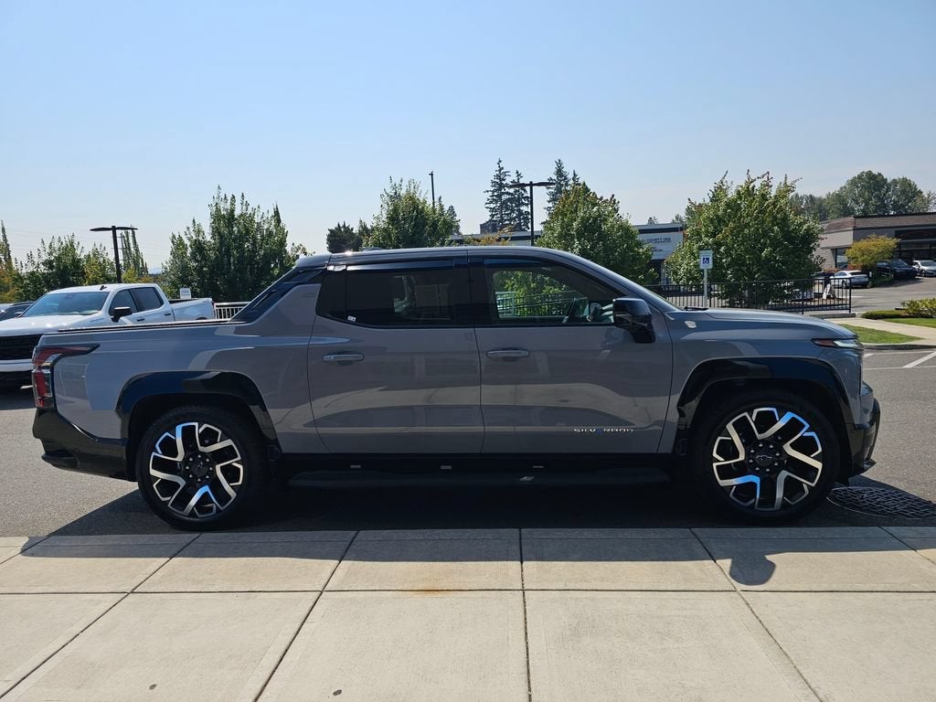 2025 Chevrolet Silverado EV Base
