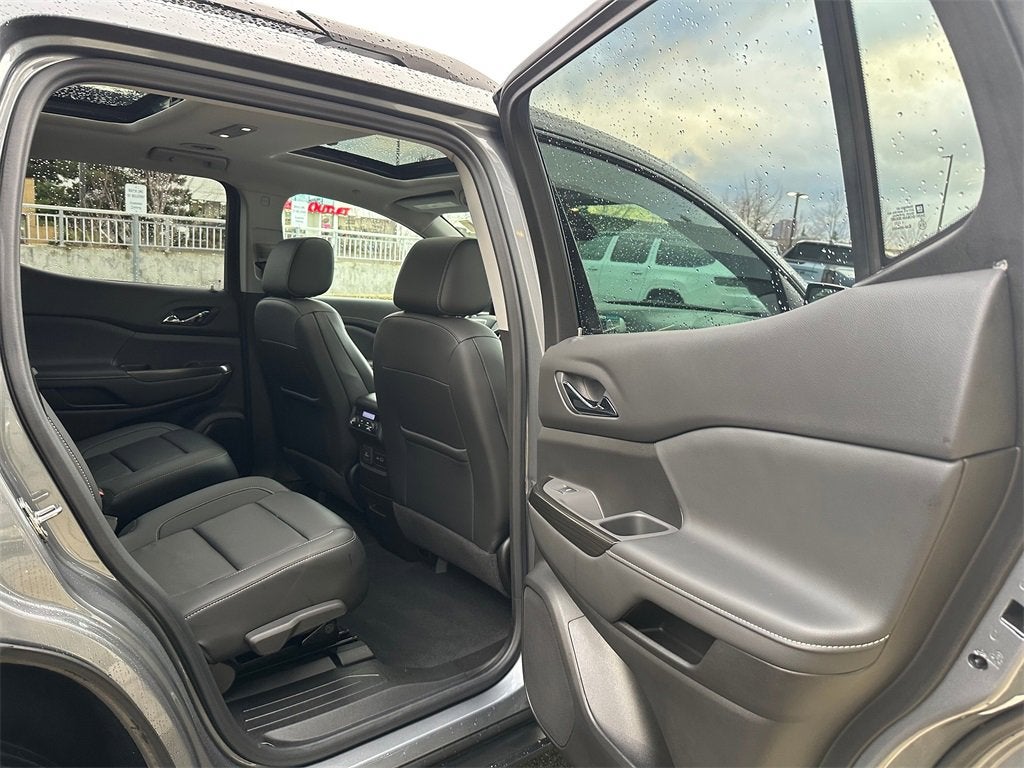 2022 GMC Acadia Base