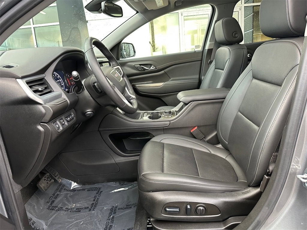 2022 GMC Acadia Base