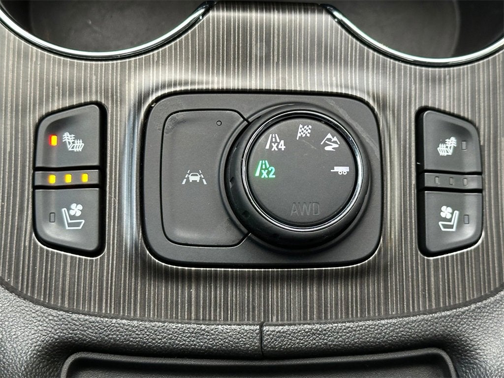 2022 GMC Acadia Base