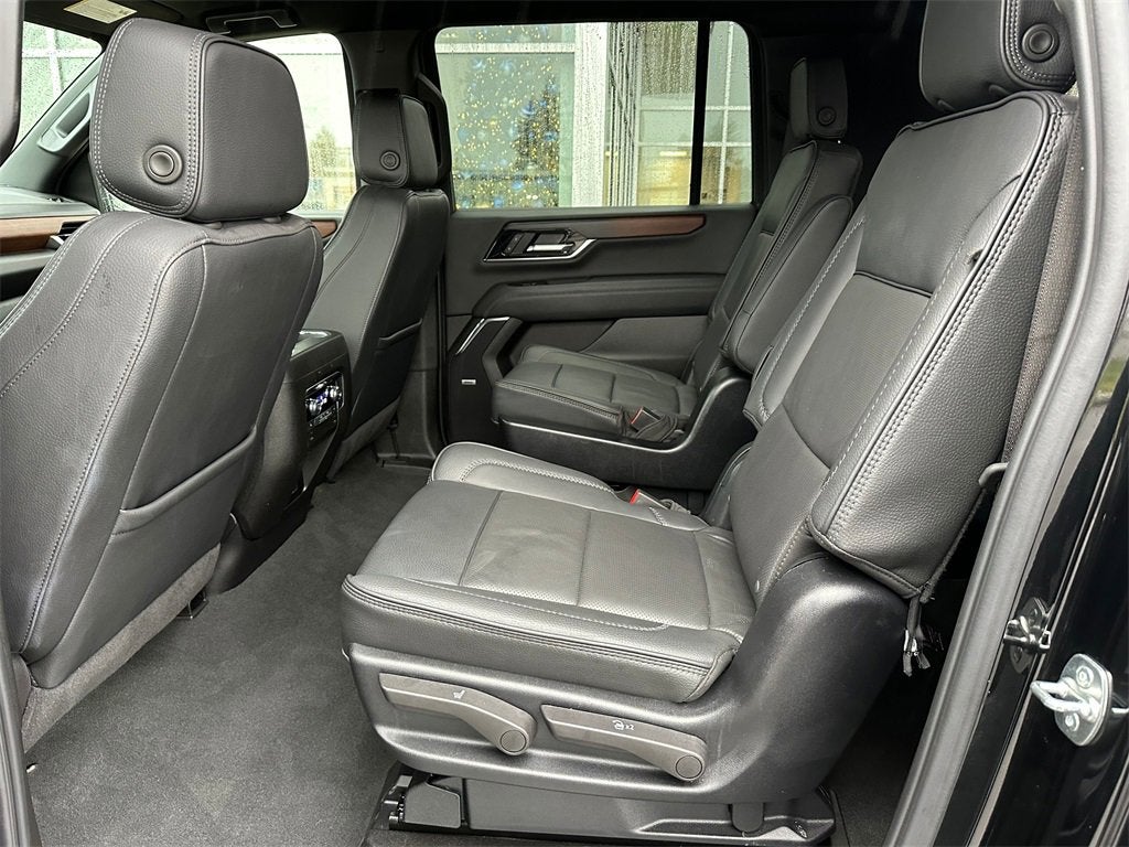 2025 GMC Yukon XL Base