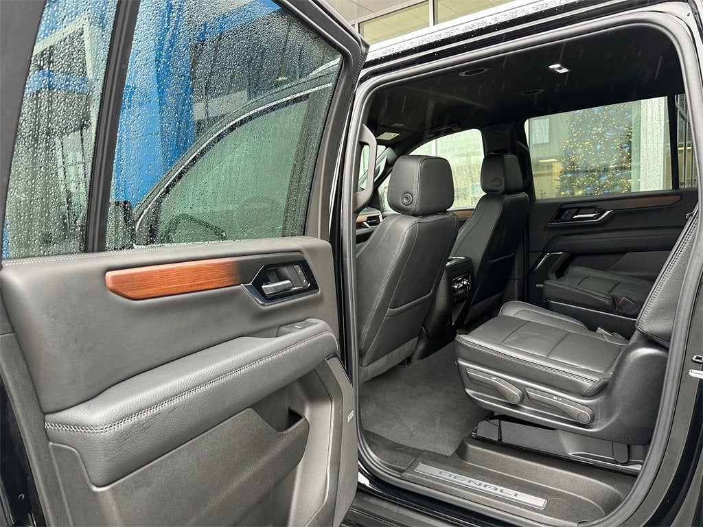 2025 GMC Yukon XL Base