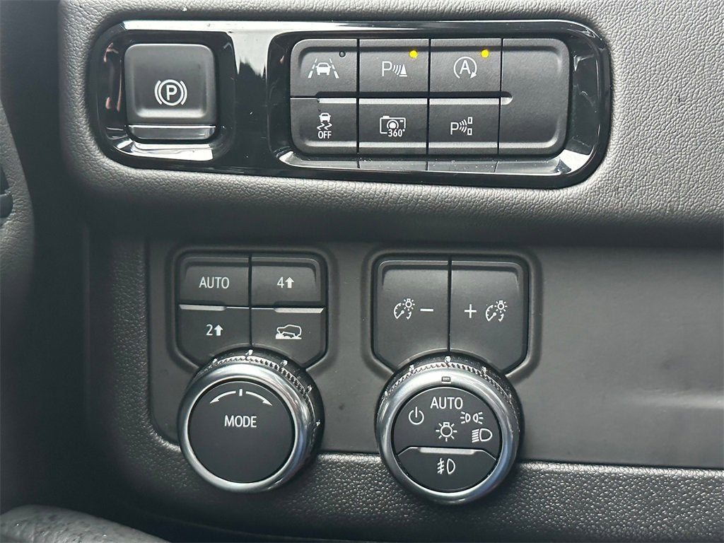 2025 GMC Yukon XL Base