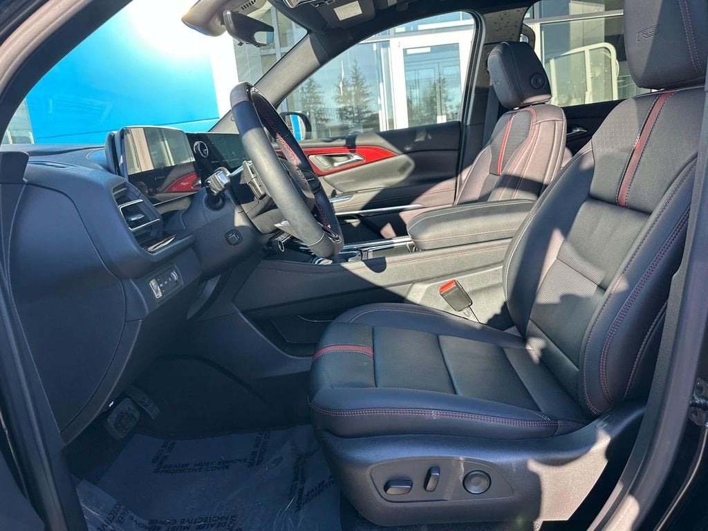 2025 Chevrolet Traverse Base