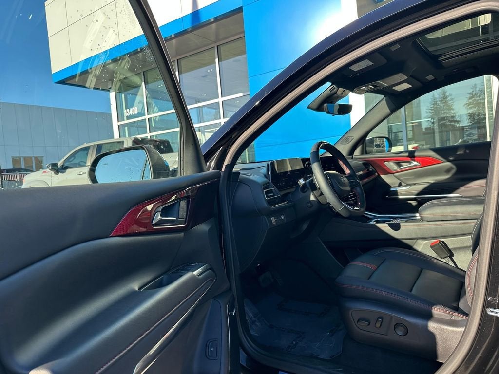 2025 Chevrolet Traverse Base