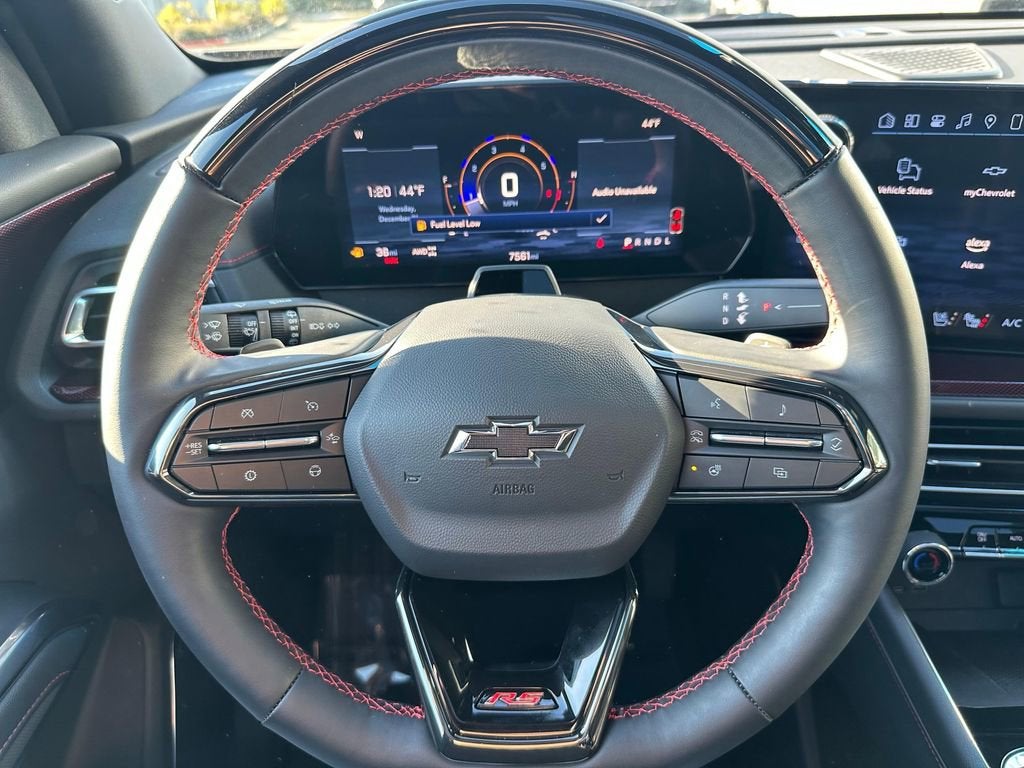 2025 Chevrolet Traverse Base