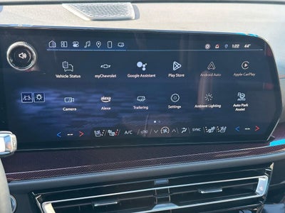 2025 Chevrolet Traverse Base