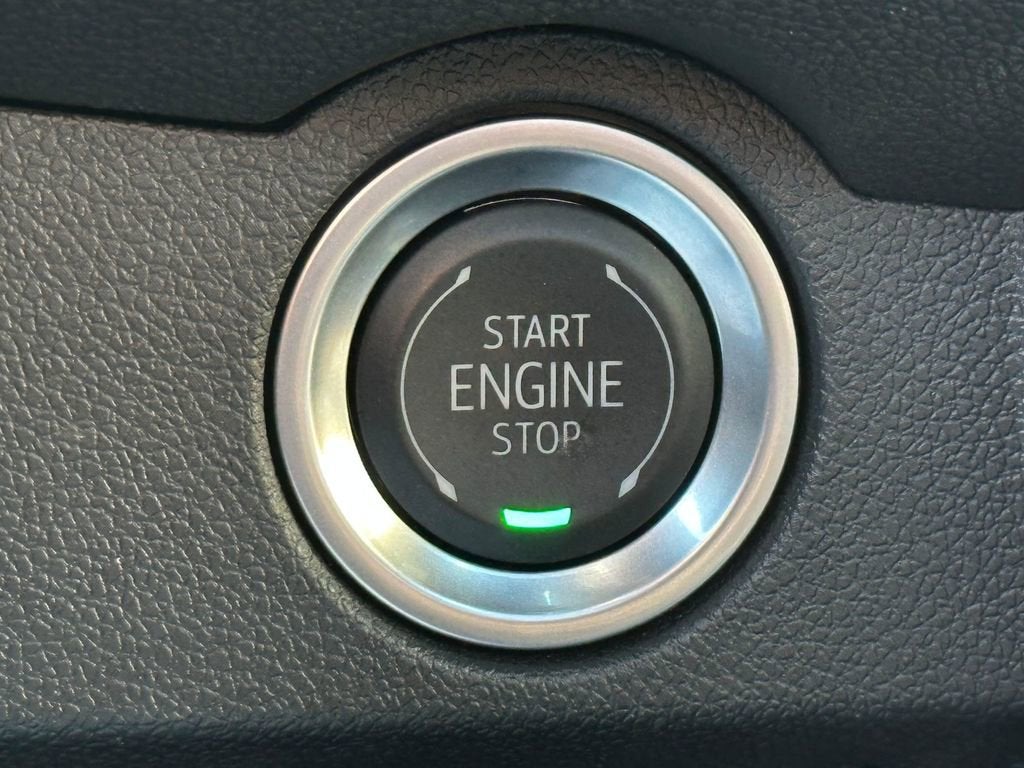 2025 Chevrolet Traverse Base