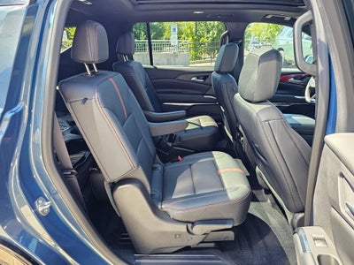 2025 Chevrolet Traverse Base