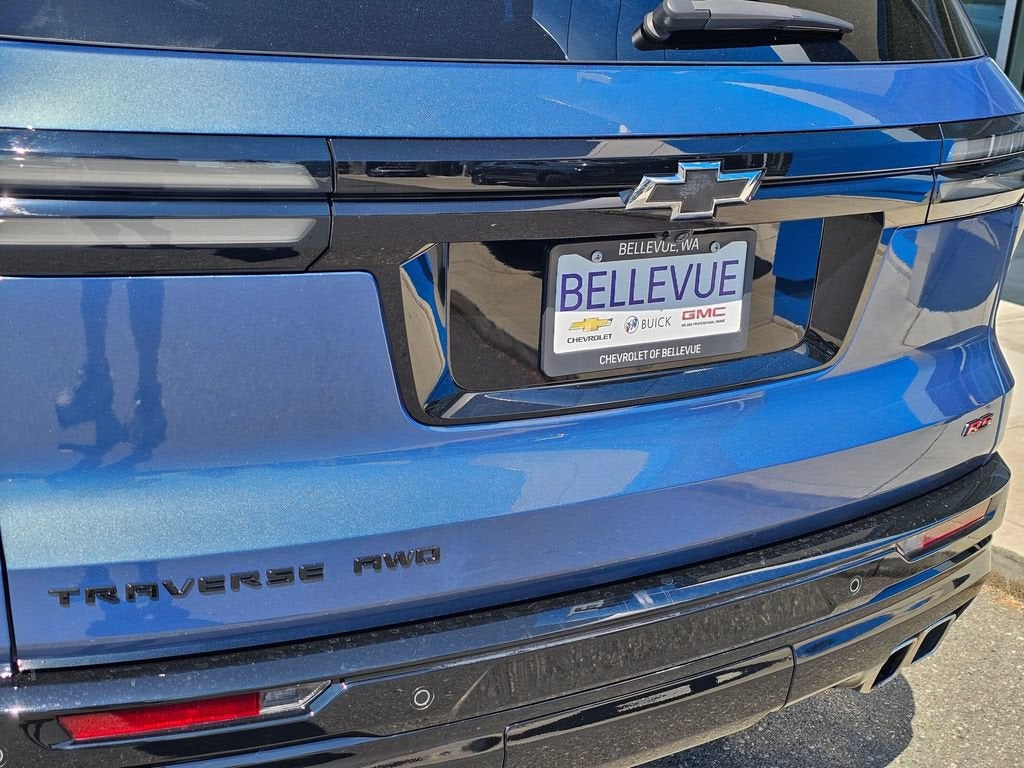 2025 Chevrolet Traverse Base