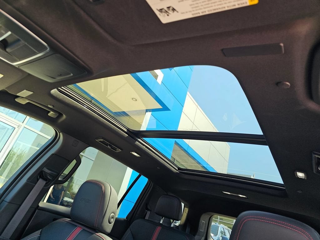 2025 Chevrolet Traverse Base