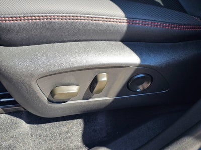2025 Chevrolet Traverse Base