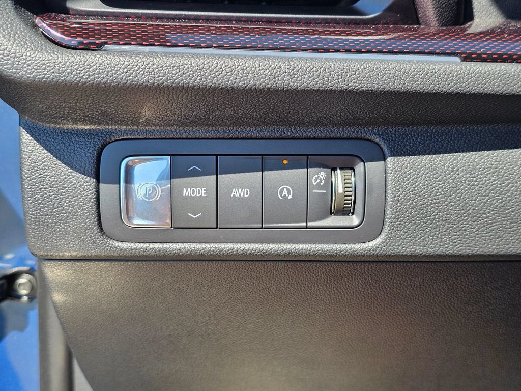 2025 Chevrolet Traverse Base