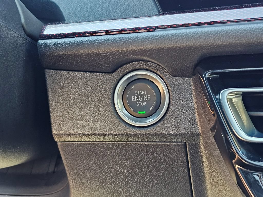 2025 Chevrolet Traverse Base