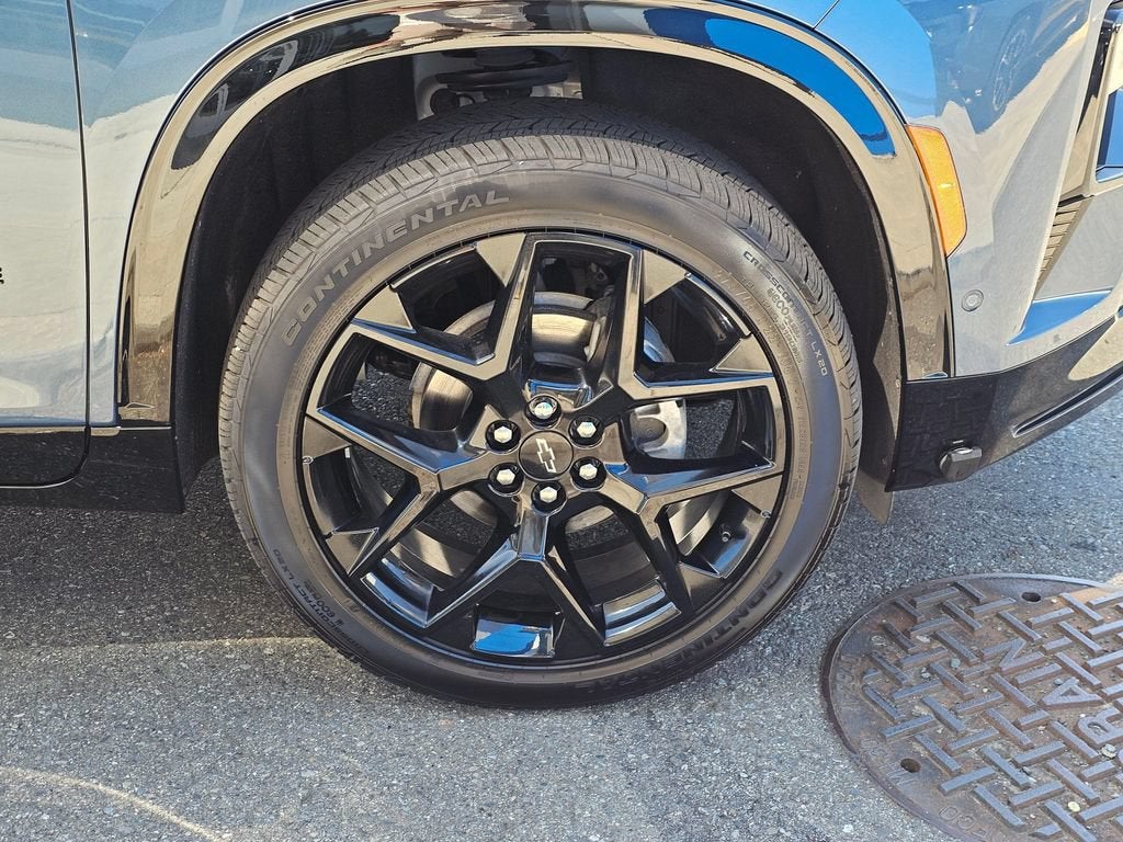2025 Chevrolet Traverse Base