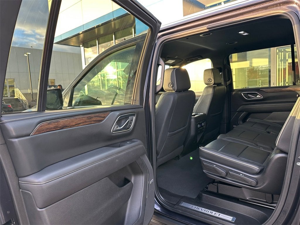 2024 Chevrolet Suburban Base